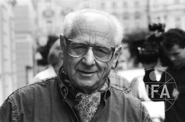 © Miloš Fikejz (1996)
