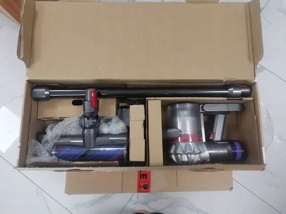 Tyčový vysavač Dyson V8 Motorhead stříbrný/šedý