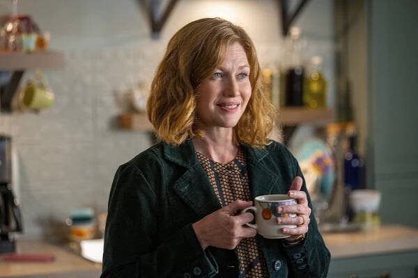 Klikař Hank - Pilot - Z filmu - Mireille Enos