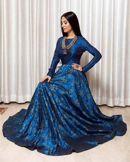 Amrita Rao : Net Worth, Height, Weight, Age, Affairs, Wiki, Facts and Figures 14