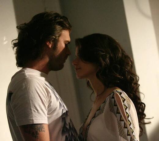 Zakázaná láska - Z filmu - Kıvanç Tatlıtuğ, Beren Saat