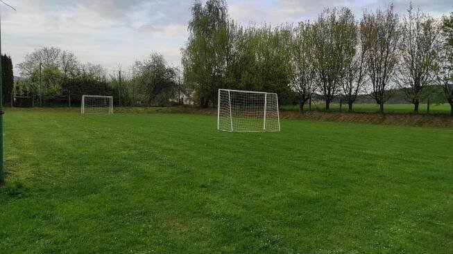 Fotbalové hřiště Sokol Radim (Fotbalové hřiště, stadion) • Mapy.com