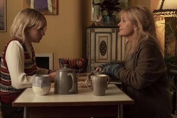 Lucy Boynton, Miranda Richardson - Moderní láska - Cizinci ve vlaku (do Dublinu) - Z filmu