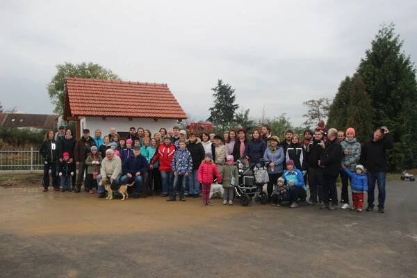 Sázení lípy k 100. výročí ČR - Oficiální stránky Obce Malé Výkleky