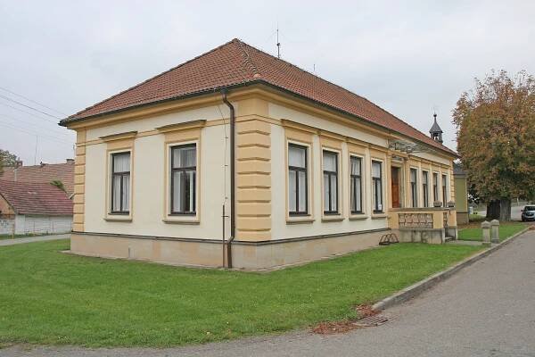 Soubor:Očelice obecní úřad.JPG – Wikipedie