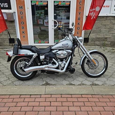 Harley-Davidson Dyna Wide Glide, ČR, kožené brašny, laděný výfuk (2006), 209.900 Kč