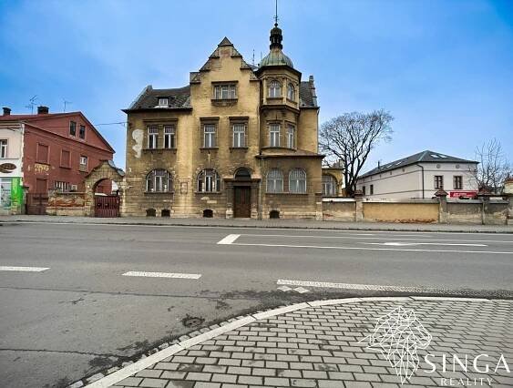 Prodej vily 900 m2, pozemek 2018 m2, Krnov - Pod Bezručovým vrchem | Reality.iDNES.cz 