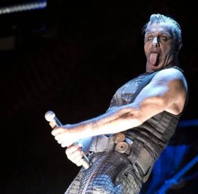 Till Lindemann, Sänger der Band Rammstein, hat eine weitere Grenze überschritten