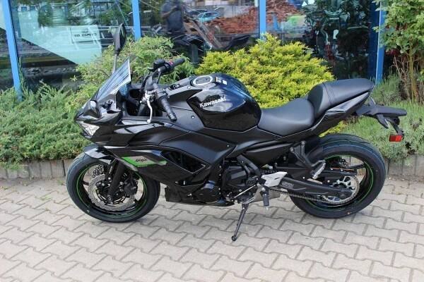 Kawasaki Ninja 650 2025 SKLADEM (NOVÁ, 2025), 187.880 Kč