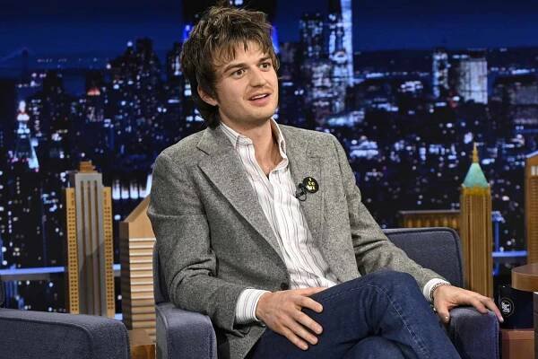 Joe Keery Jokes He 'Came in Third' at His Own Lookalike Contest
