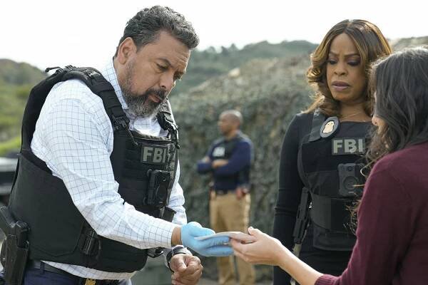 The Rookie: Feds - Payback - Z filmu - Felix Solis, Niecy Nash