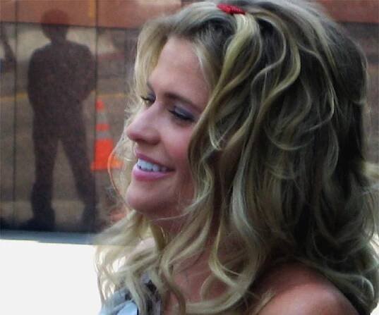 Kristy Swanson Biography - Facts, Childhood, Family Life & Achievements