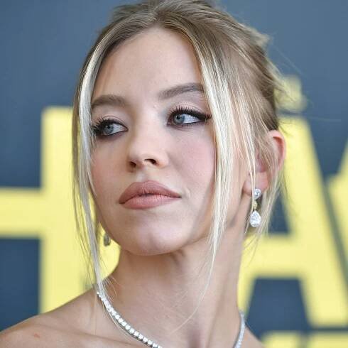 Sydney Sweeney Added the "Euphoria" Touch to Glazed Donut Nails – See Video