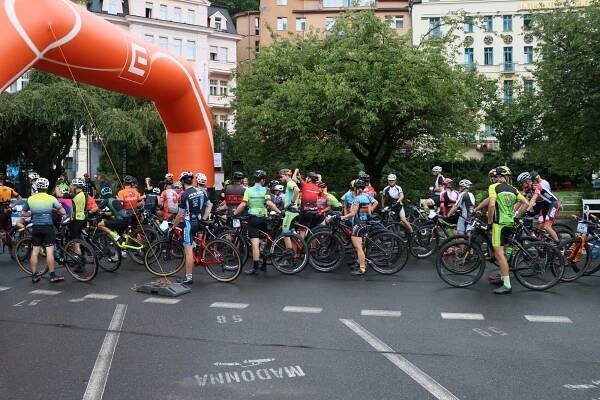 ČEZ Karlovy Vary za sluníčka a doprovodu stovek úsměvů | A.M.bike