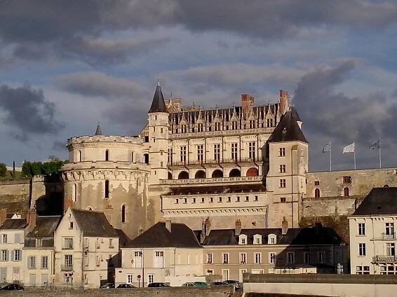File:Château d'Amboise.jpeg