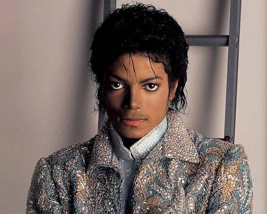 Film o Michaelu Jacksonovi má skluz - PLAY.CZ