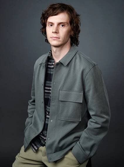 Evan Peters Apologizes for Retweeting Video Condemning Looters