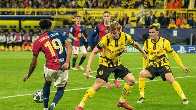 GER BVB Borussia Dortmund 09 vs. FC Barcelona, BVB Daniel Svensson