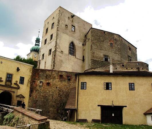 Kam na Slovácku? Láká starobylý hrad Buchlov, barokní zámek Buchlovice i lázně Smraďavka