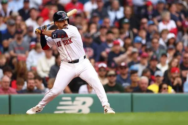 Twins notes: Jovani Morán traded for Mickey Gasper, plus hole at first base