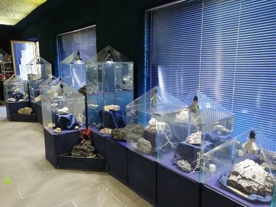 Crystal Hall Rhodope Crystal – Pictures of Bulgaria