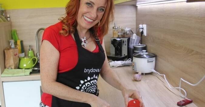 Monika Brýdová napsala veganskou kuchařku nejen pro vegany