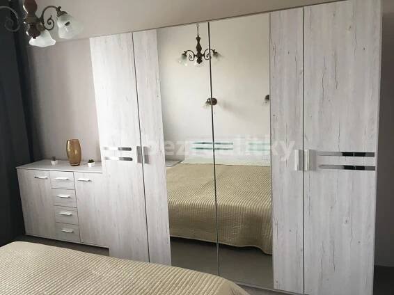Pronájem bytu 2+1 65 m², Haškova, Hradec Králové, Královéhradecký kraj