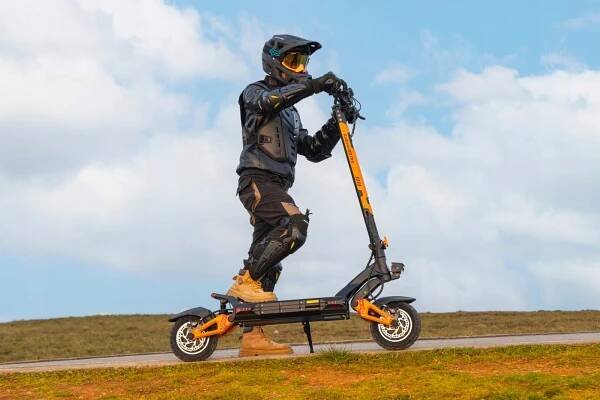 Skládací koloběžka pro dospělé Kukirin G3 Pro 3000W 52V 23,4AH 65KM/H 80KM + dárek PL Brzda elektronická