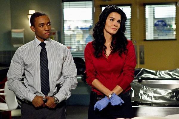 Rizzoli & Isles: Vraždy na pitevně - Co tě nezabije - Z filmu - Lee Thompson Young, Angie Harmon