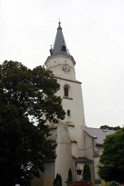 Farní kostel Narození Panny... - Kostel