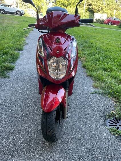 Skútr Sym 125ccm