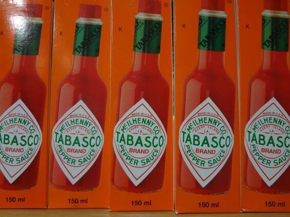 Súbor:Photography by David Adam Kess, Original Tabasco red pepper sauce.jpg