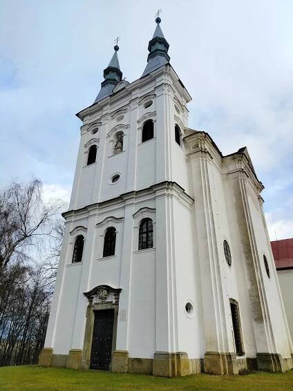 Ikonická trojka: hospoda, masna a kostel. Poznejte obec na Vysočině
