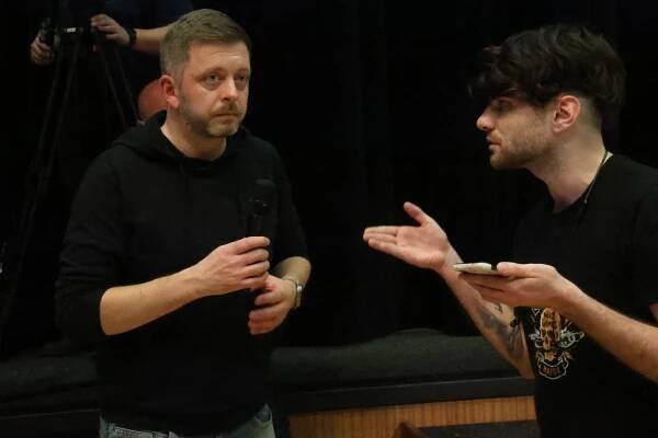 Rakušan v Havířově předal žezlo Nerudové a Farskému, na turné budou jezdit místo něj