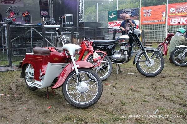 36. ročník kultovního srazu Jawáč se i přes nepřízeň počasí vydařil | Motorkáři.cz