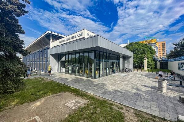 Přestavba hlavního vstupu a šaten bazénu | mapastavbyrokupk.cz