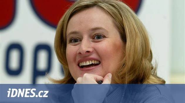 RECENZE: Revoluce podle Pajerové. S batoletem za zády - iDNES.cz