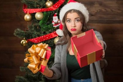 Jak přečkat rekordně drahé Vánoce? Premiérův poradce radí nepřejídat se a kupovat malé dárky