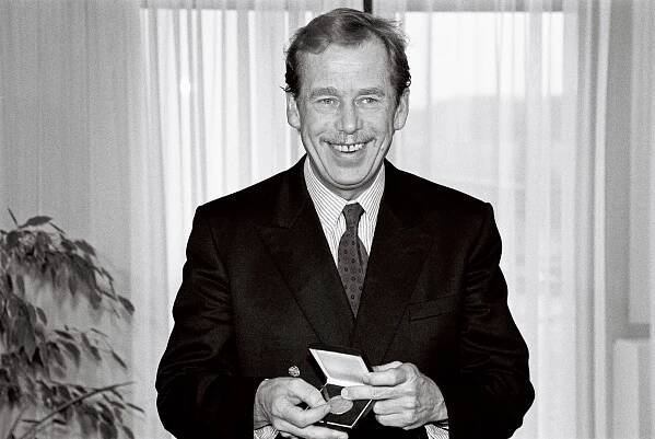 Na dvě třetiny vězňů opustily před 35 lety věznice. Prezident Havel vyhlásil rozsáhlou amnestii