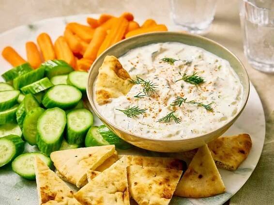 Letné osvieženie z Grécka: Domáci tzatziki recept, ktorý zvládne každý
