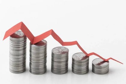 Průměrný dluh po splatnosti klesl na 37 100 Kč – PROFI Poradenství & Finance