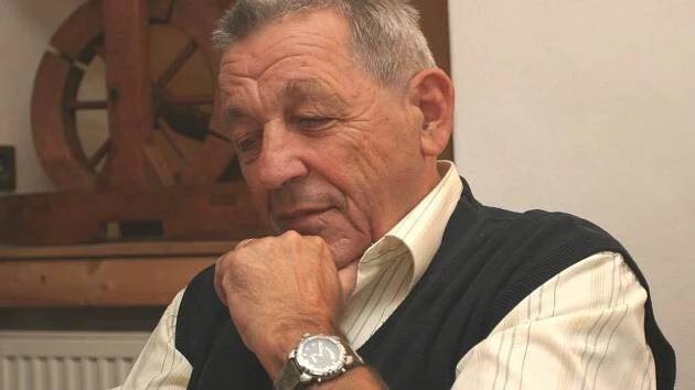 Josef Mikoláš, brankářská hokejová legenda, slaví sedmdesátiny