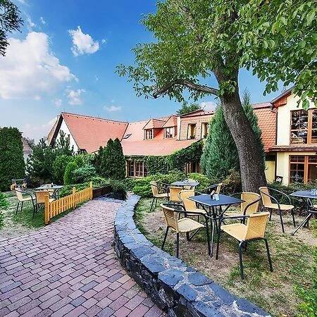Restaurace a Penzion U Palečků Skuteč Exteriér fotografie