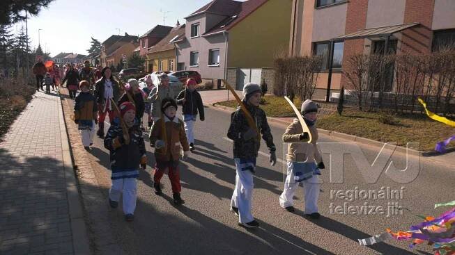 Fašank v Týnci připravila mateřská a základní škola | RTVJ - Regionální televize Jih