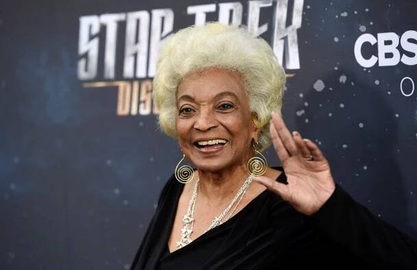Zesnulá Uhura Nichelle Nicholsová: Její popel vystřelí do vesmíru!