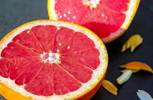 Grapefruit jako surovina pro výrobu oleje, který prospívá zdraví i kráse