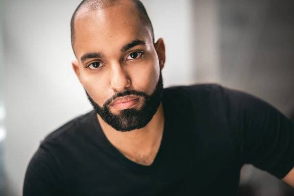 Amilcar Headshot 3.jpg