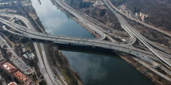 Oprava Barrandovského mostu míří do finiše
