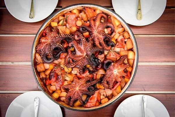 Balkánské chorvatské řecké středomořské jídlo Peka - online puzzle