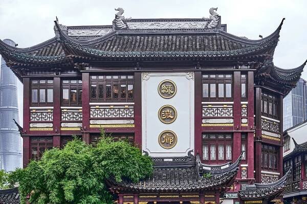 Lü Bo Lang  (绿波廊);  restaurants near yu garden